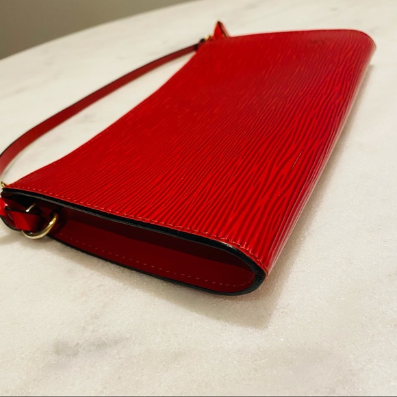 Louis Vuitton Epi Pochette - Picture 3 of 6